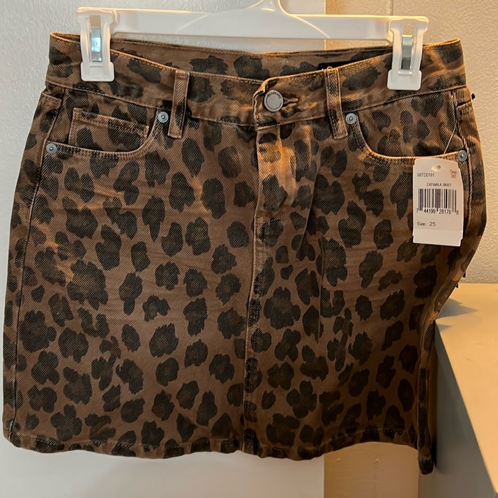 Adorable leopard mini never worn